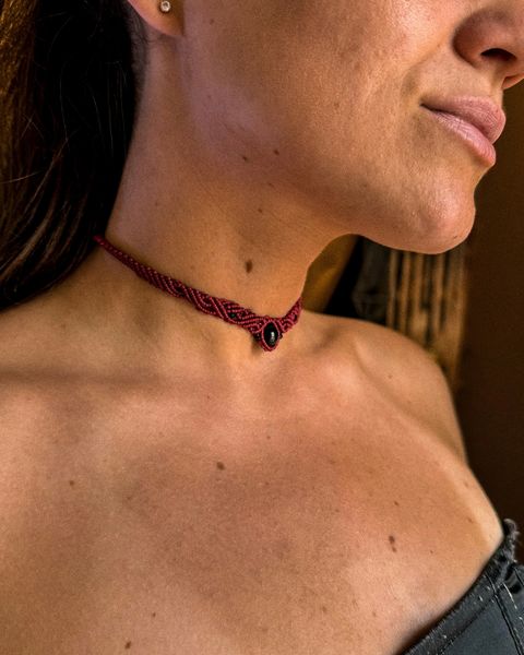 Mezglota kakla rota ar melno turmalīnu.