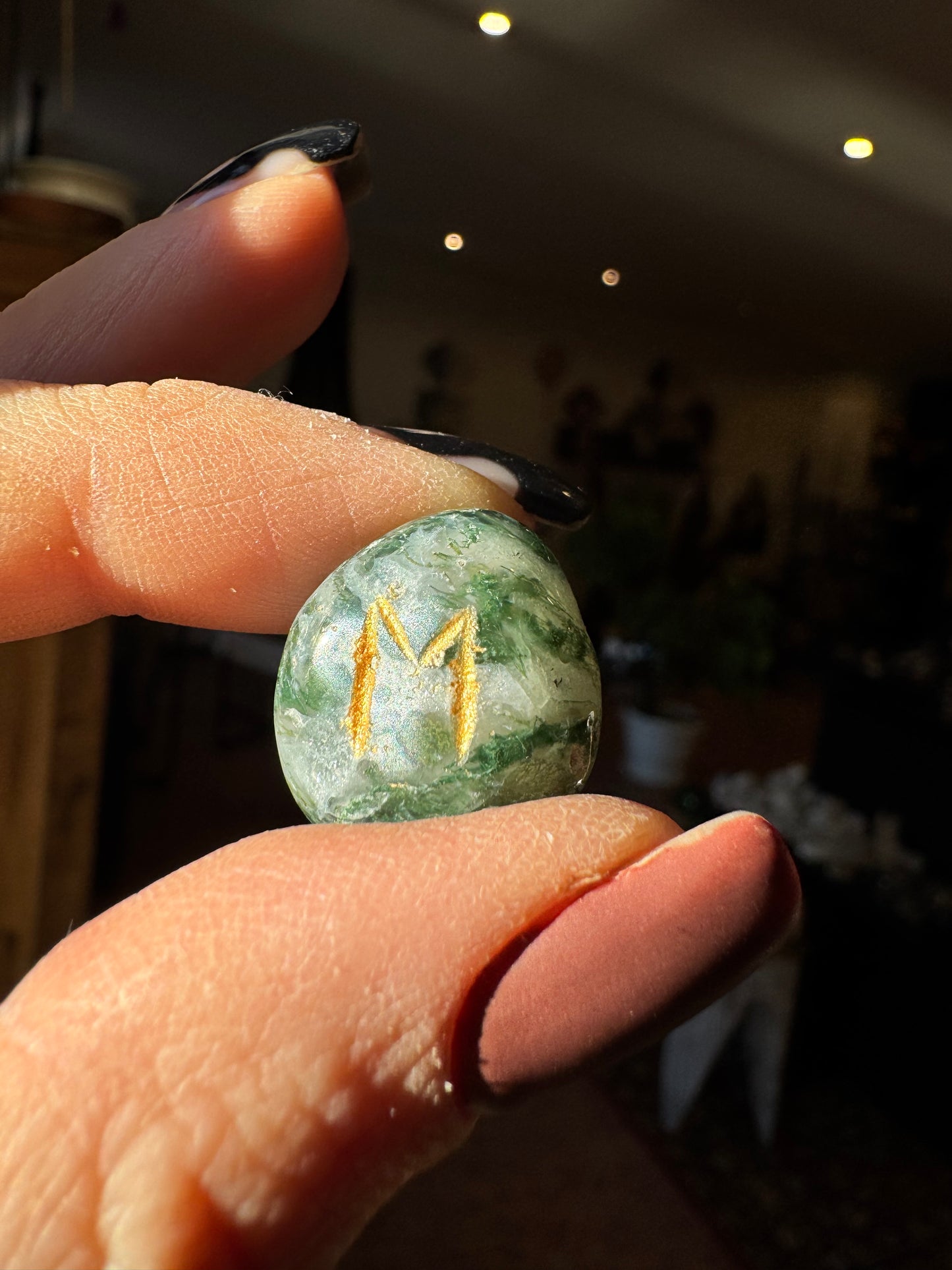 Sūnu ahāta rūnas – dabas spēks un senas gudrības savienojums