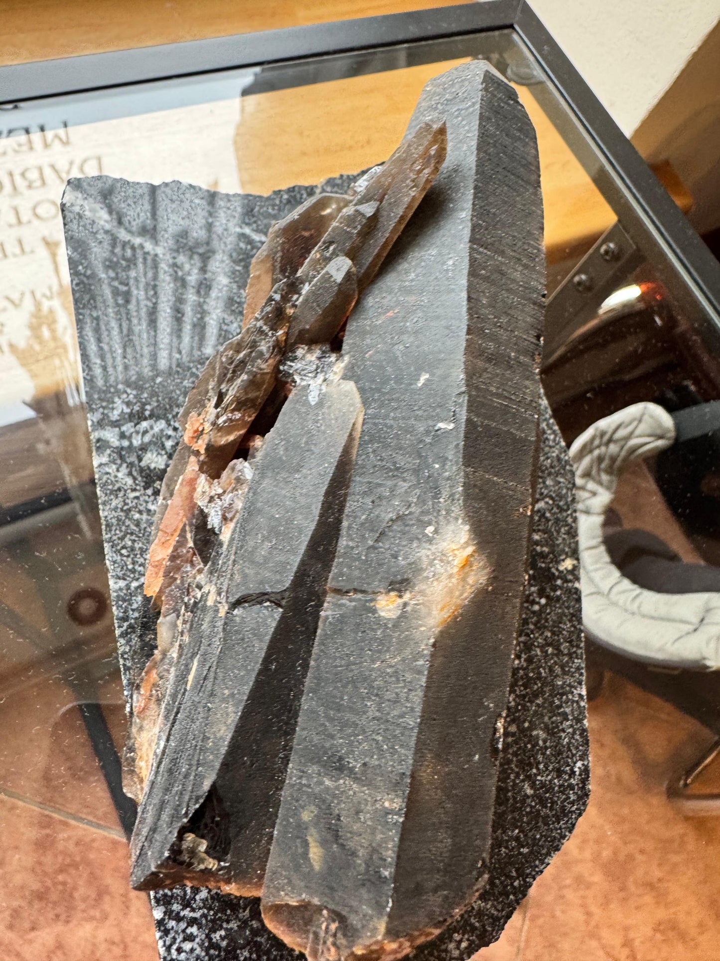 Dūmu kvarca drūza (1,045kg)