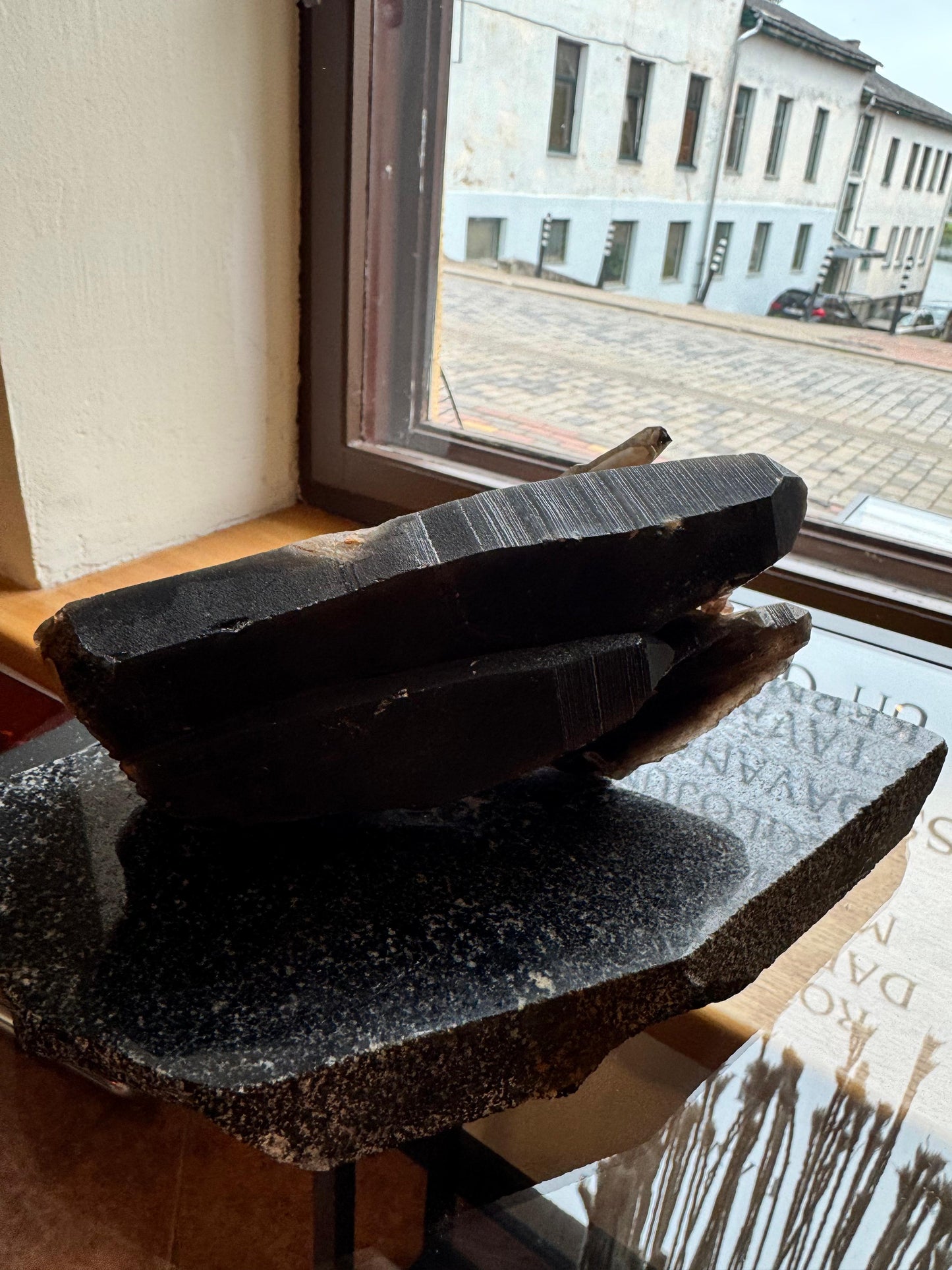 Dūmu kvarca drūza (1,045kg)