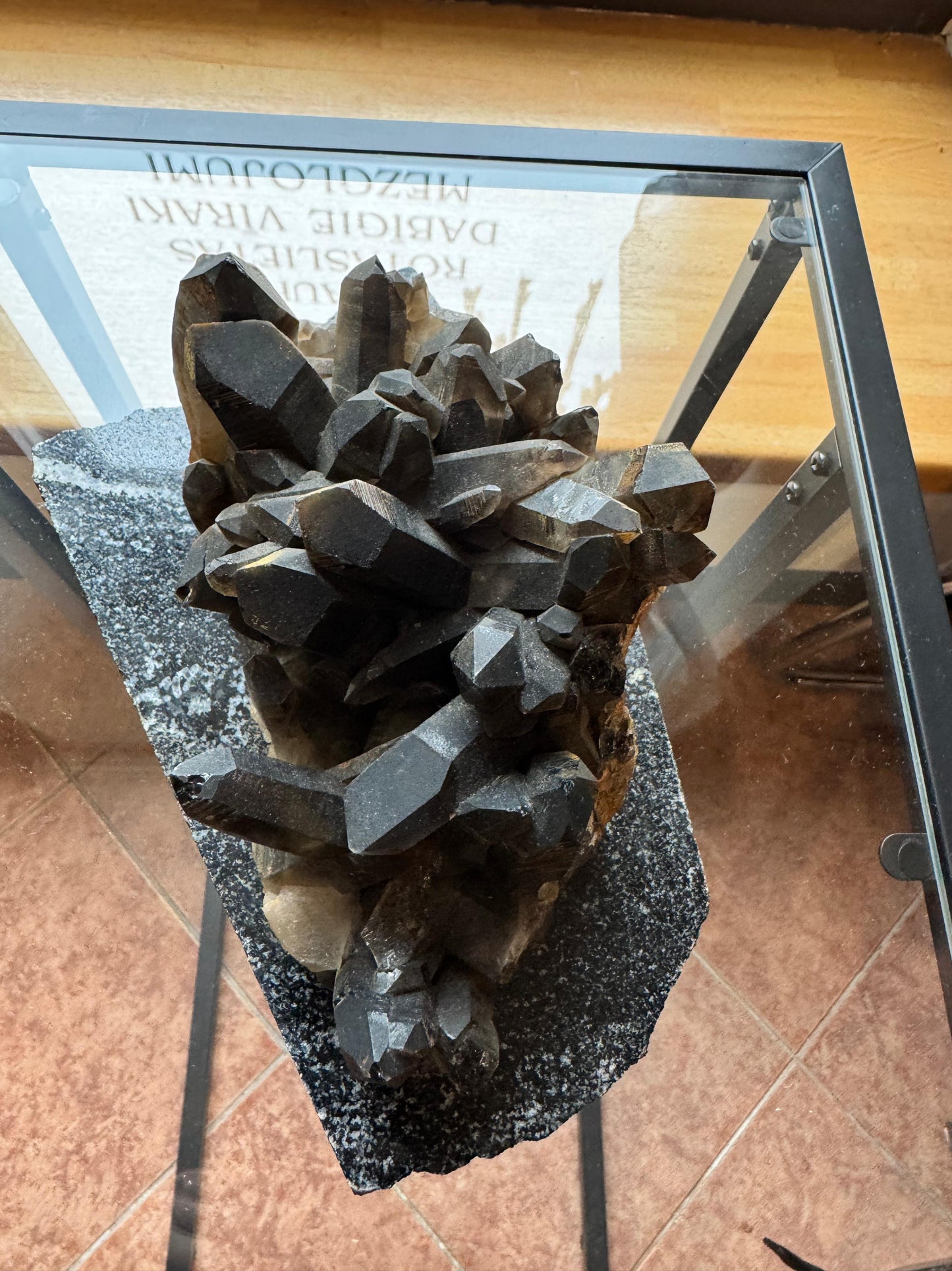 Dūmu kvarca drūza (1.467kg)