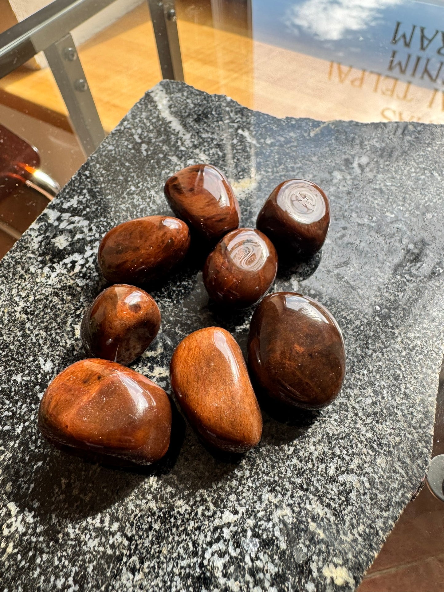 Kabatas izmēra Mahagonijas obsidiāns (2.5–3 cm)