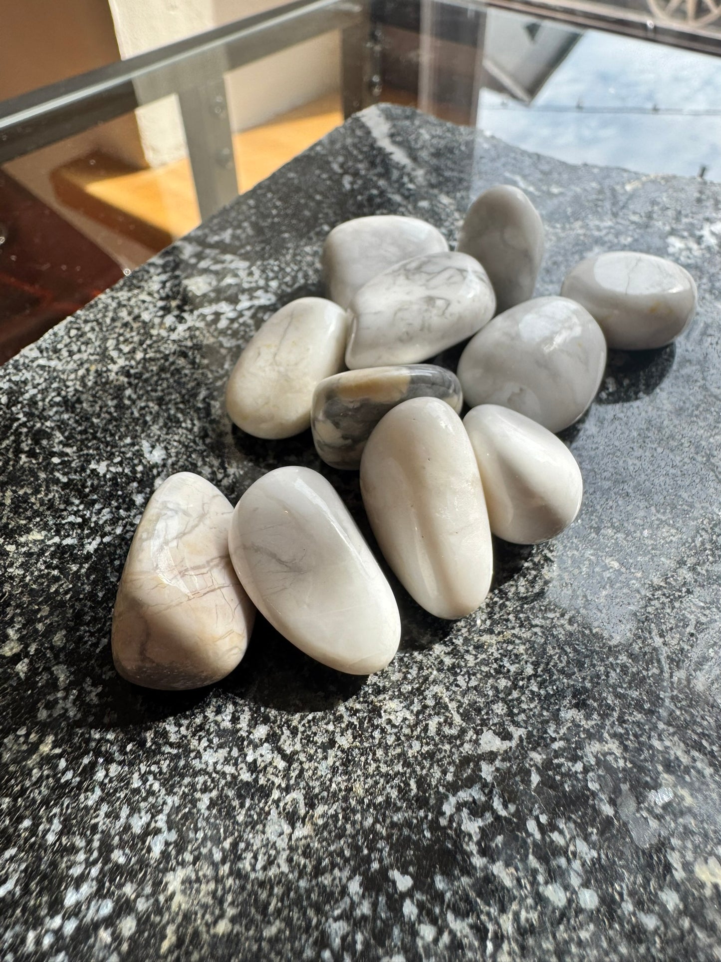 Kabatas izmēra Hovlīts (2.5–3 cm)