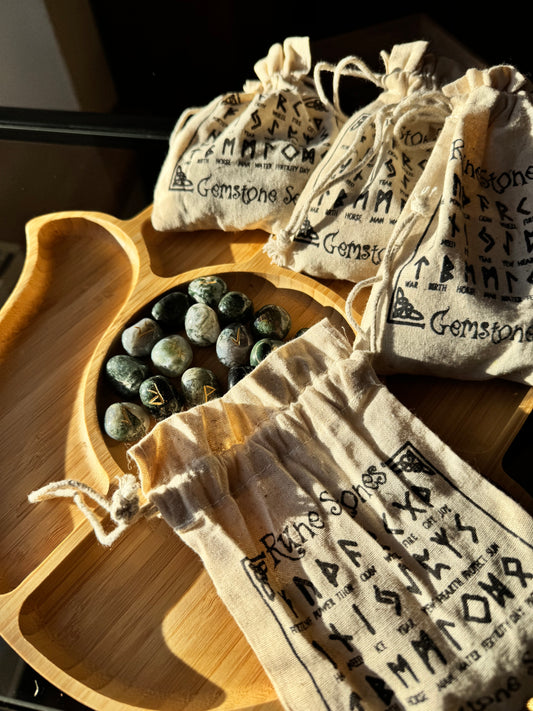 Sūnu ahāta rūnas – dabas spēks un senas gudrības savienojums