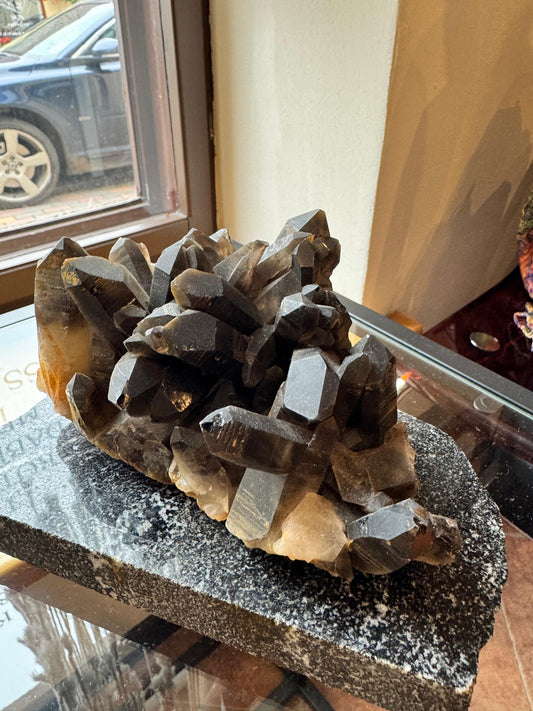 Dūmu kvarca drūza (1.467kg)