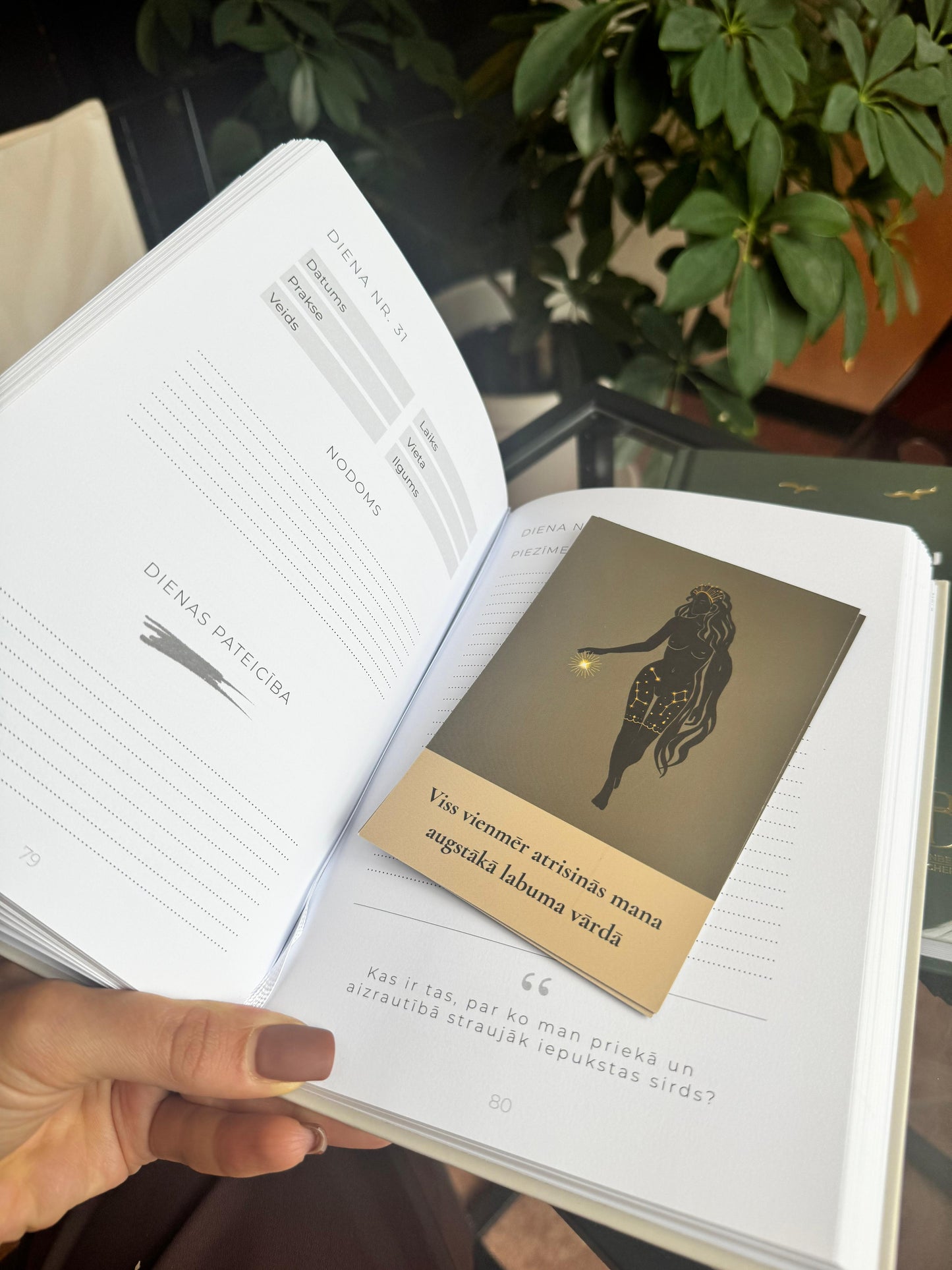 Afirmāciju kārtis un meditāciju grāmatas komplekts