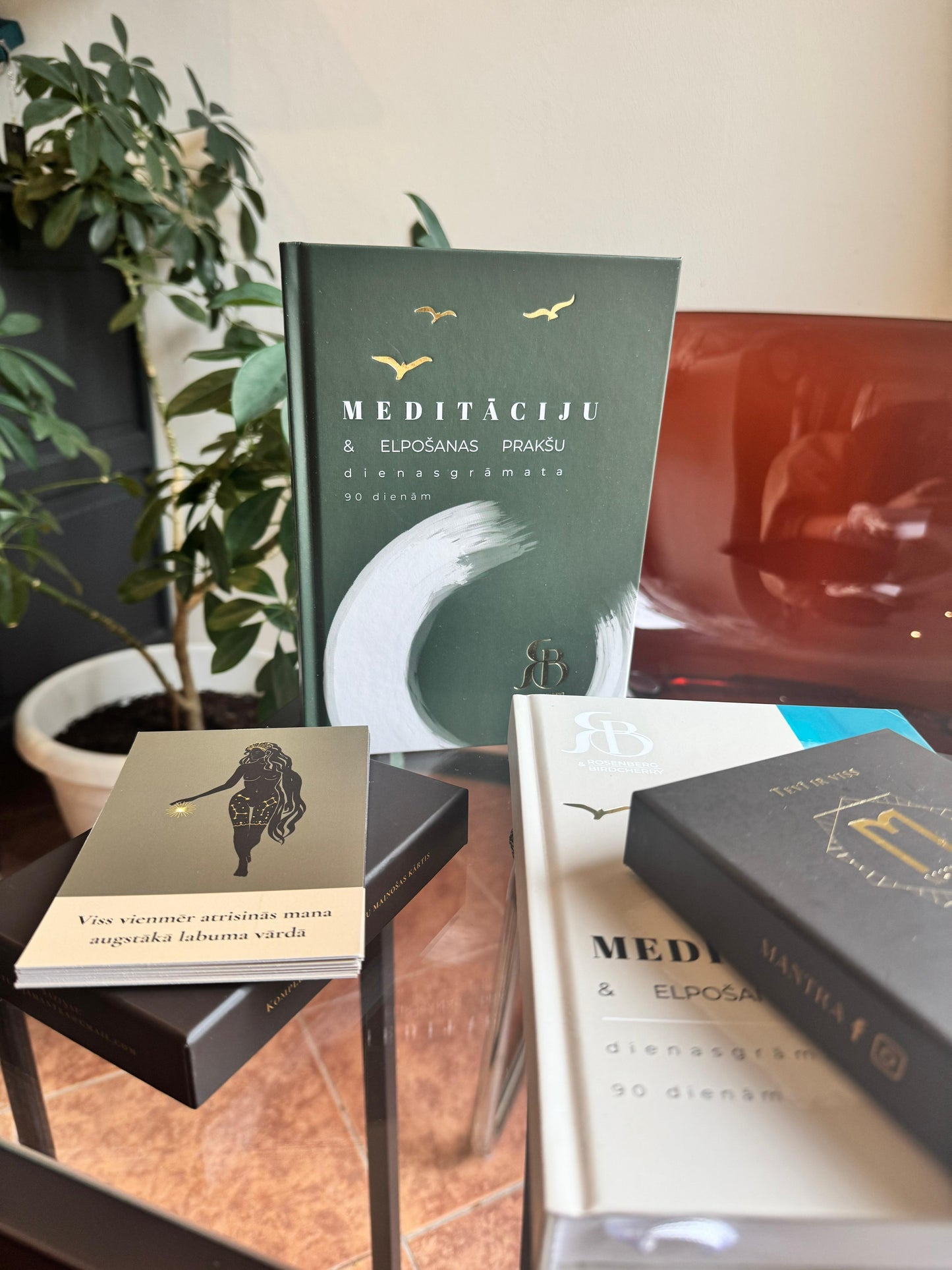 Afirmāciju kārtis un meditāciju grāmatas komplekts