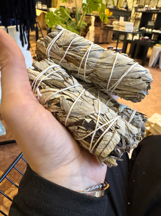 Salvijas un Yerba Santa kvēpeklis