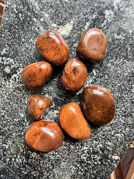Kabatas izmēra Mahagonijas obsidiāns (2.5–3 cm)
