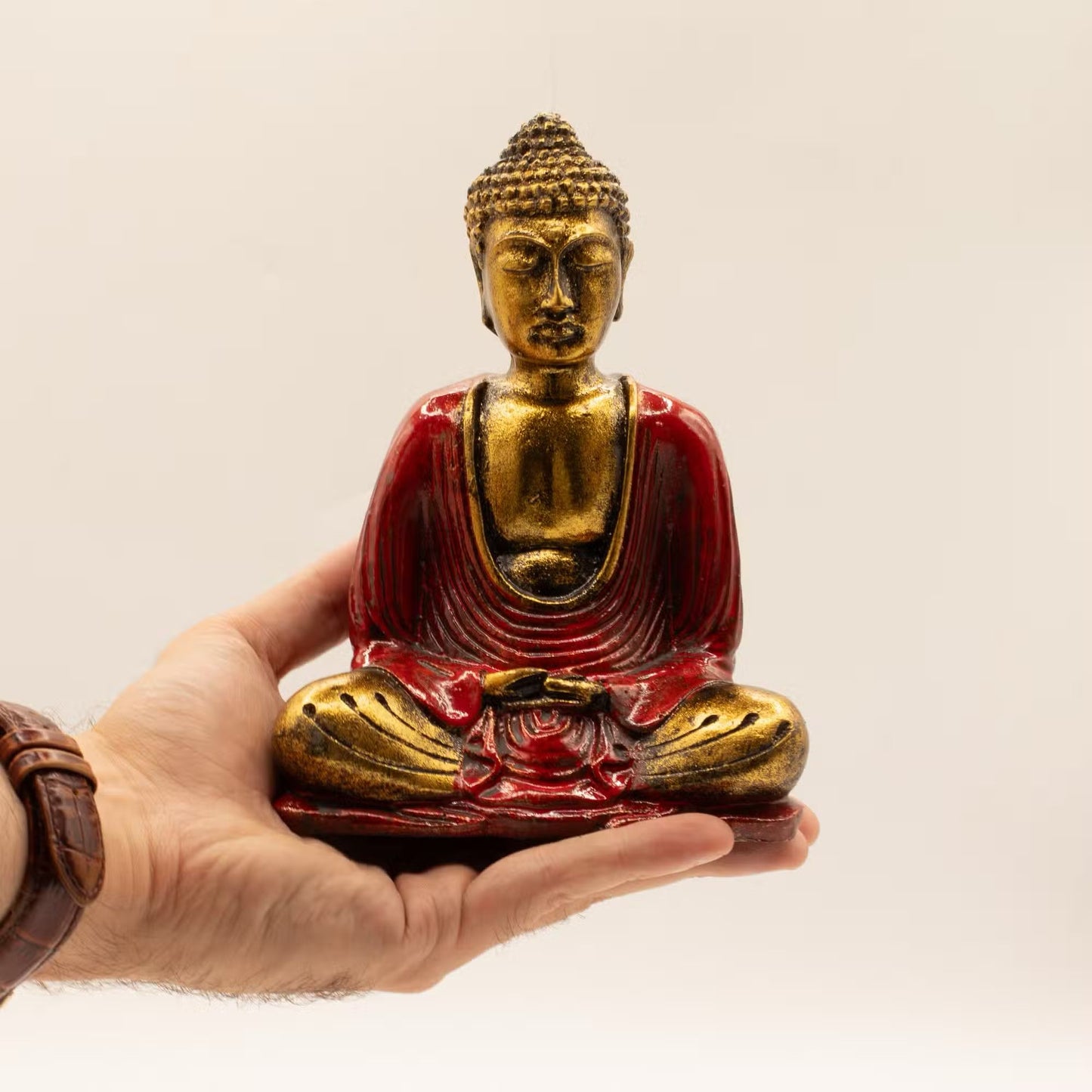 Buddhas statujas – miera un harmonijas simbols (apgleznotas ar rokām) Dhyana mudra poza.